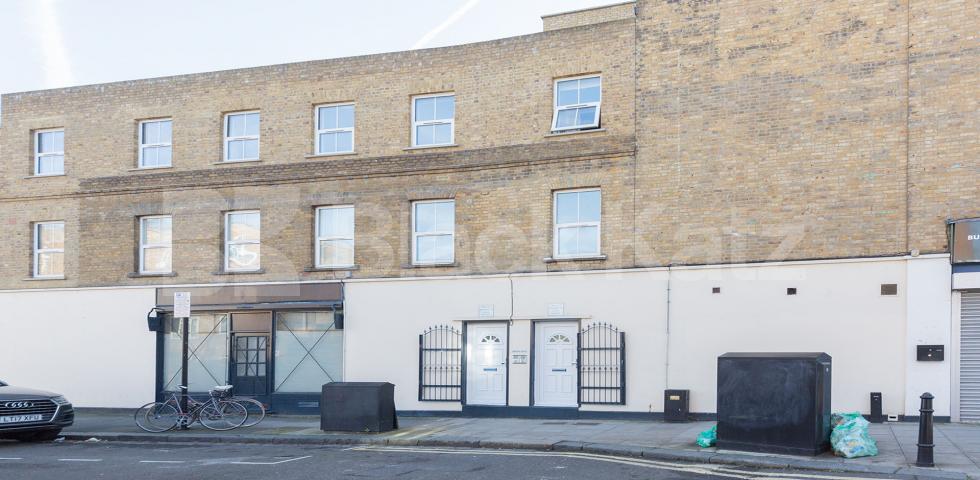 			STUNNING SPACIOUS SPLIT LEVEL 3 BEDROOM FLAT, 3 Bedroom, 1 bath, 1 reception Flat			 Springdale Road , Stoke Newington